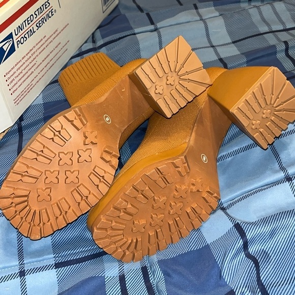 NEW Sock Boots Platform Chunky Heel Booties Square Toe Slip size 8 - Picture 7 of 7